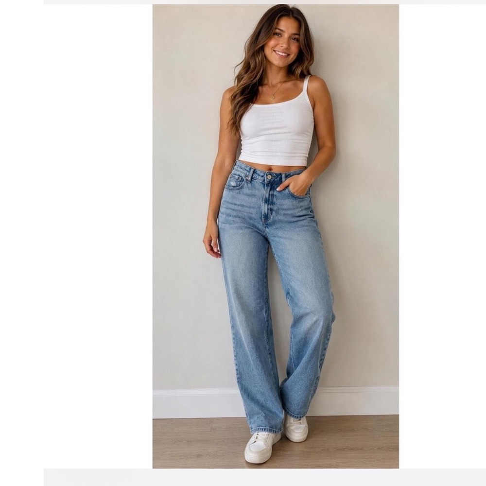 Hollister Ultra High-Rise Vintage Straight Distressed Light Wash Jeans 12